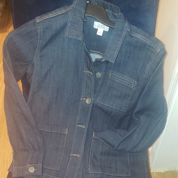 New jean jacket - Picture 2 of 6